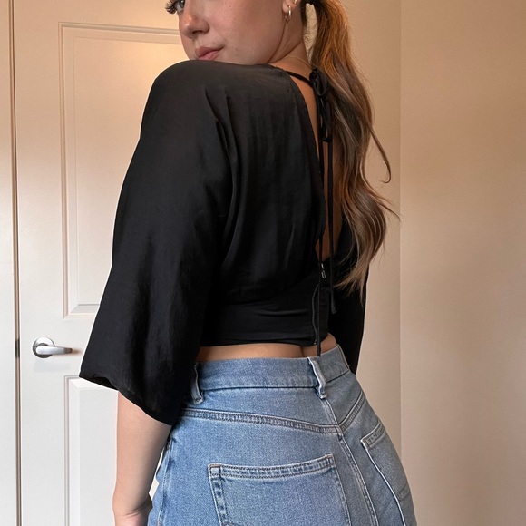 Forever 21 Black Flowy Sleeve Blouse - Picture 3 of 11